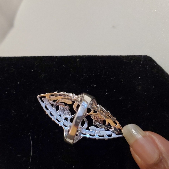 NWOT Sterling Silver ring - Picture 3 of 4